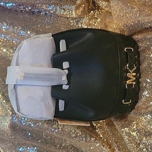 Bucket bag